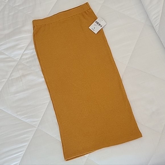 NWT Forever 21 Ribbed Midi Skirt - Picture 5 of 8